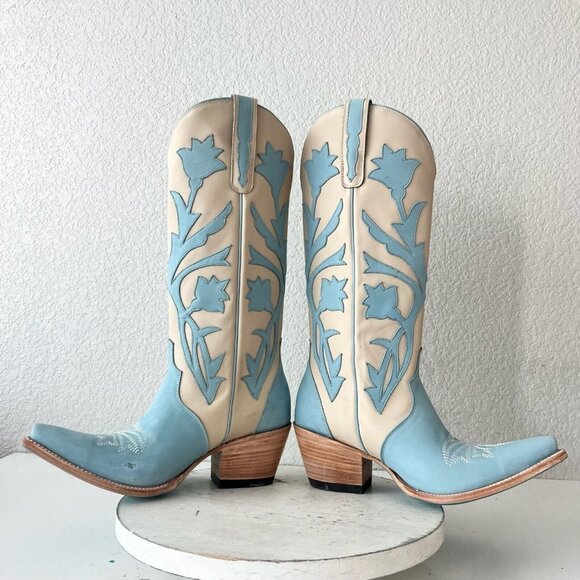 Stylish Cream and Blue Heeled Boots - Picture 8 of 12
